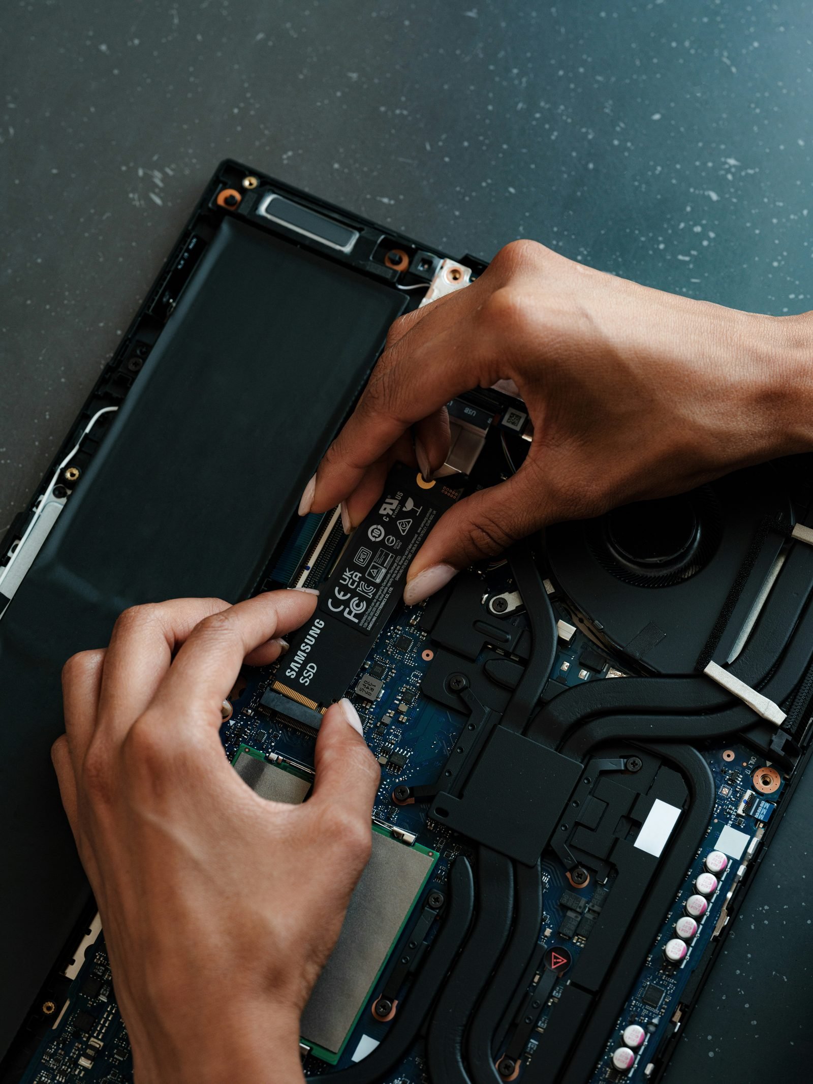Installation d'un SSD dans un ordinateur